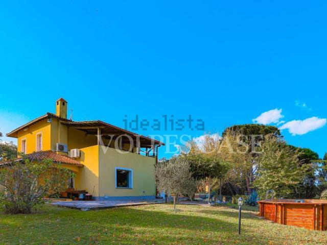 Case e ville in vendita di 500 m² in Via Castelli