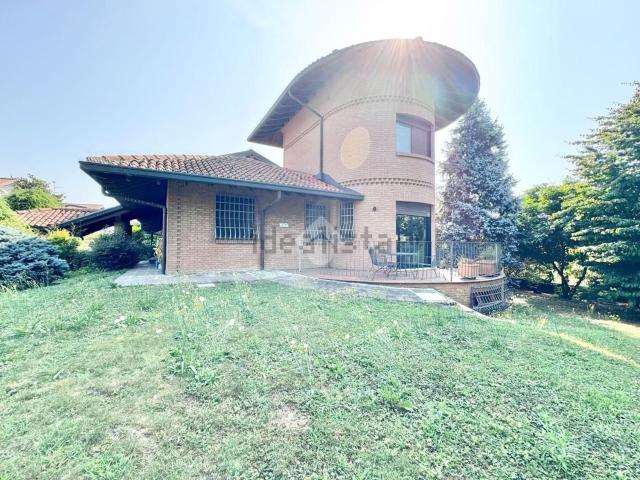 Case e ville in vendita di 500 m² in Via Alessandrini, 2