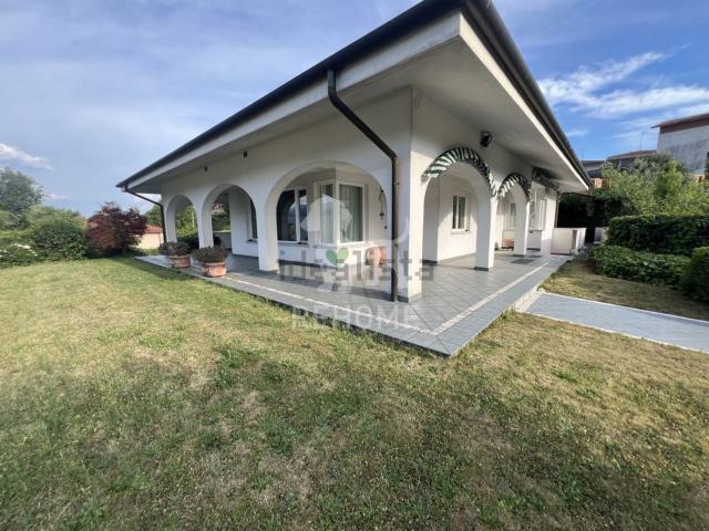 Case e ville in vendita di 500 m² in Via Arrio, 4