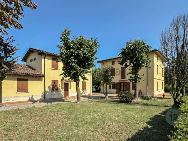 Case e ville in vendita di 500 m² in Via Bella Rosa, 4