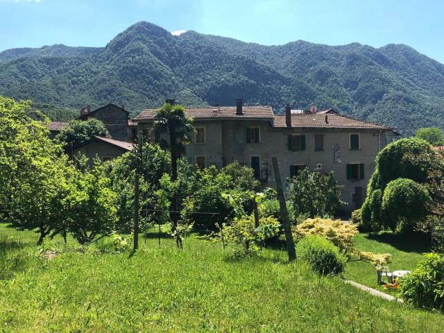 Case e ville in vendita di 500 m² in Via G. Mazzini, 1
