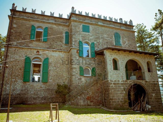 Case e ville in vendita di 500 m² in Via Guglielmo Marconi, 86