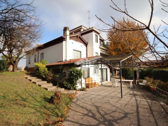 Case e ville in vendita di 500 m² in Via Don E. Colnaghi, 3