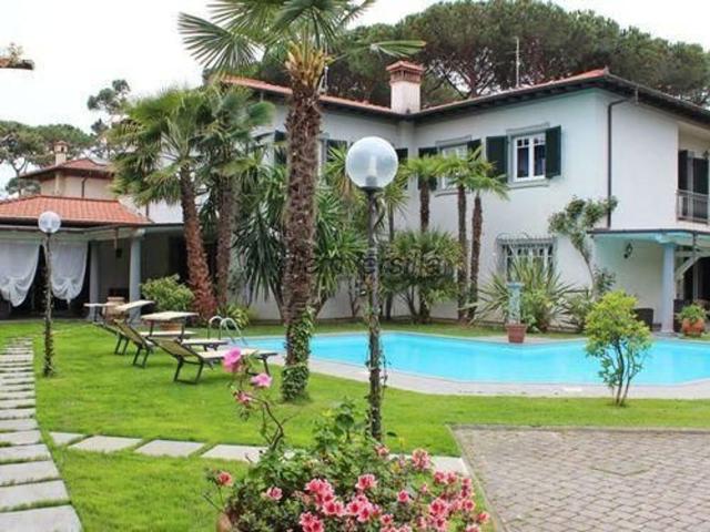 Case e ville in vendita di 500 m² in Via Donati