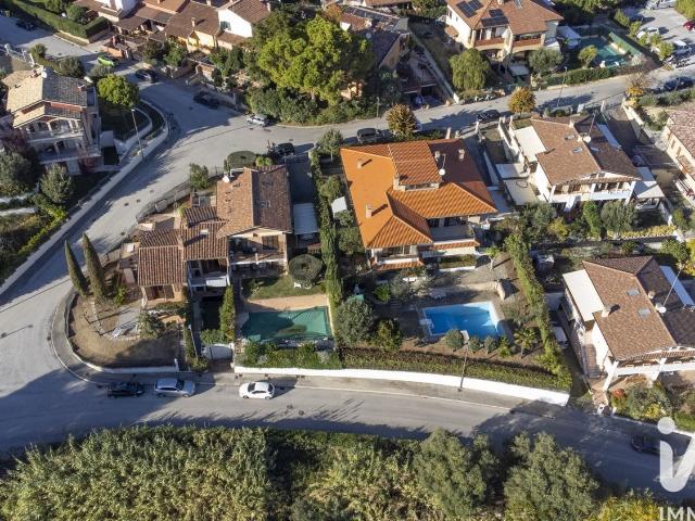 Case e ville in vendita di 500 m² in Via degli Olmi