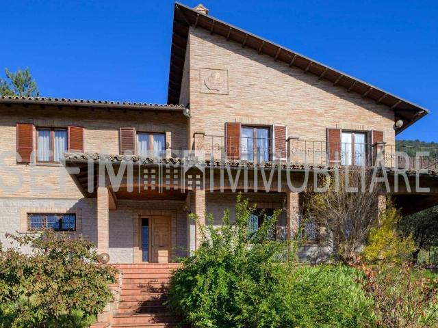 Case e ville in vendita di 500 m² in Via dei Cappuccini, 2