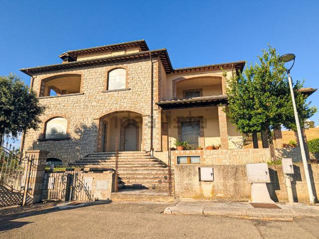 Case e ville in vendita di 500 m² in Via del Boschetto