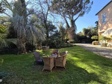 Case e ville in vendita di 500 m² in Via delle Mimose