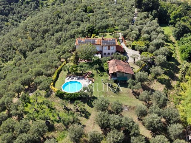 Case e ville in vendita di 500 m² in Via di Campo Romano