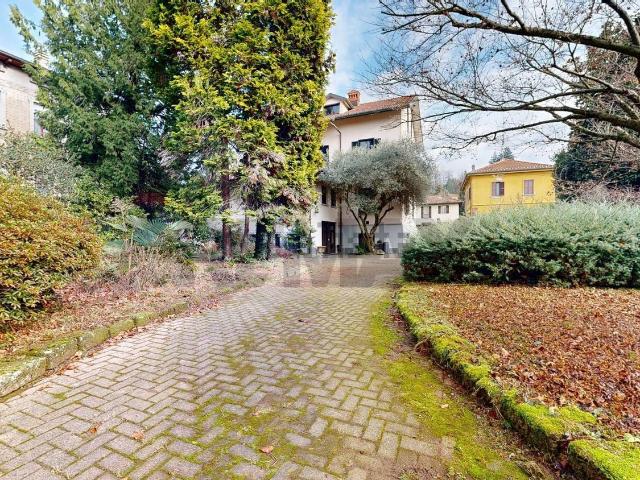 Case e ville in vendita di 500 m² in Via Edmondo de Amicis, 6