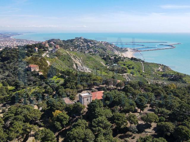 Case e ville in vendita di 500 m² in Via licata, 1