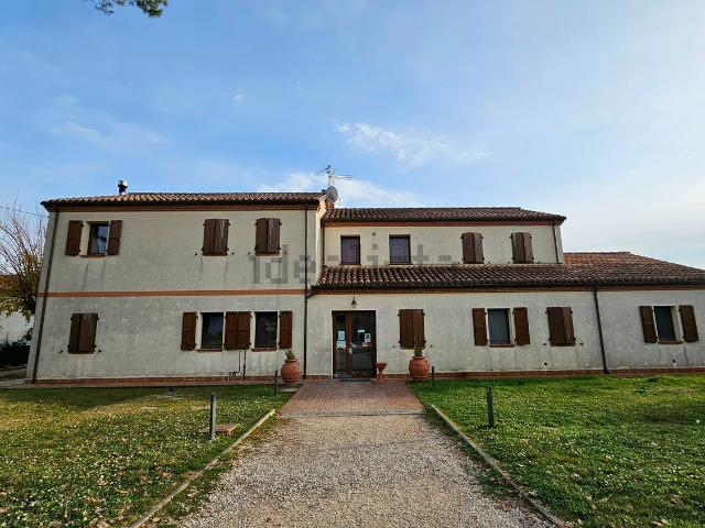 Case e ville in vendita di 500 m² in Via Nevola, 66