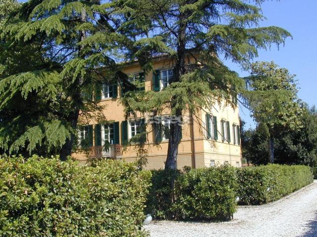 Case e ville in vendita di 500 m² in Via Nuova per Pisa