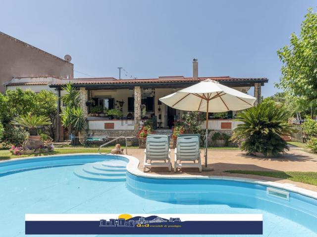 Case e ville in vendita di 500 m² in Via San Gennaro Agnano, 71
