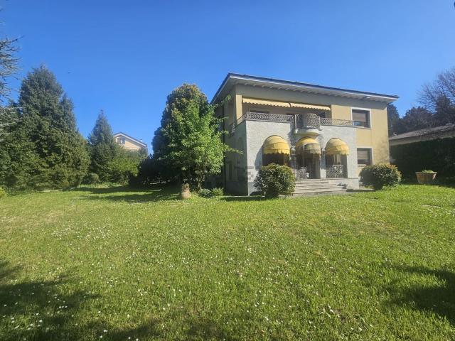 Case e ville in vendita di 500 m² in Via Risorgimento, 1