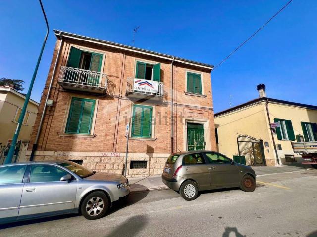 Case e ville in vendita di 500 m² in Via Trento