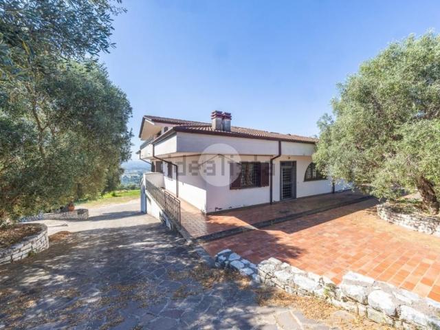 Case e ville in vendita di 500 m² in Via Vecchia di Carcibove, 1