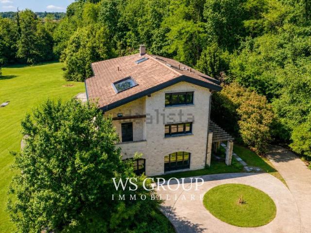 Case e ville in vendita di 500 m² in Viale Brianza, 204
