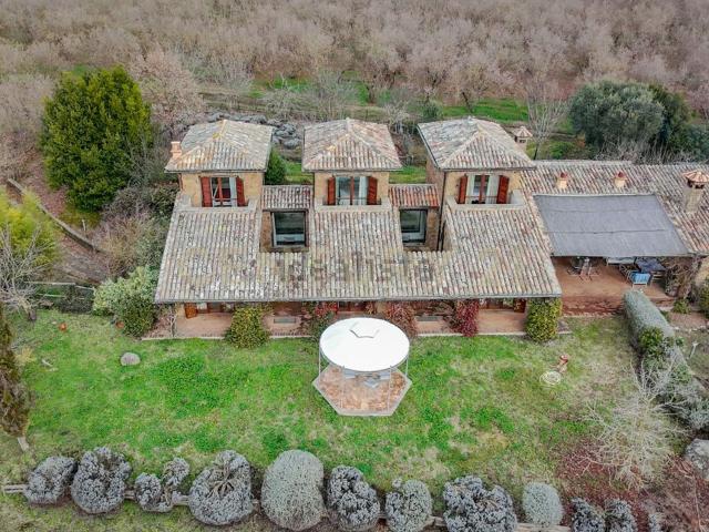 Case e ville in vendita di 500 m² in Viale Nardini