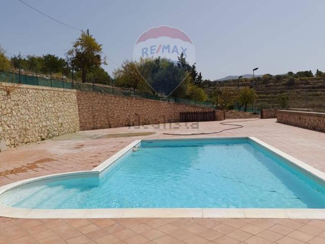 Case e ville in vendita di 500 m² in Contrada Donnagona