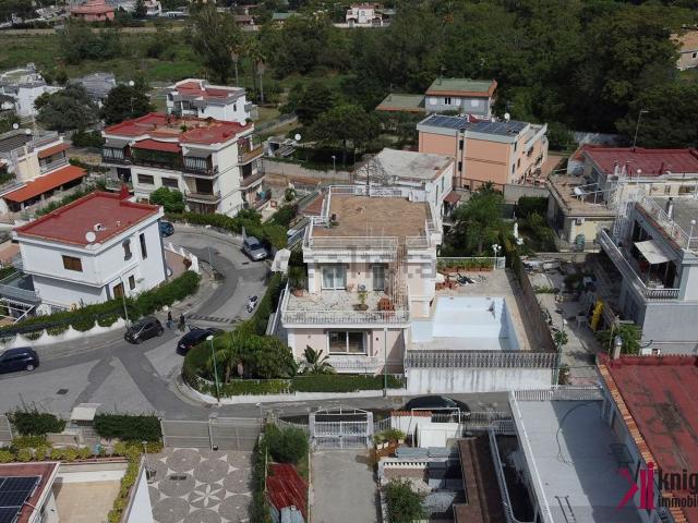 Case e ville in vendita di 500 m² in Contrada la Schiana