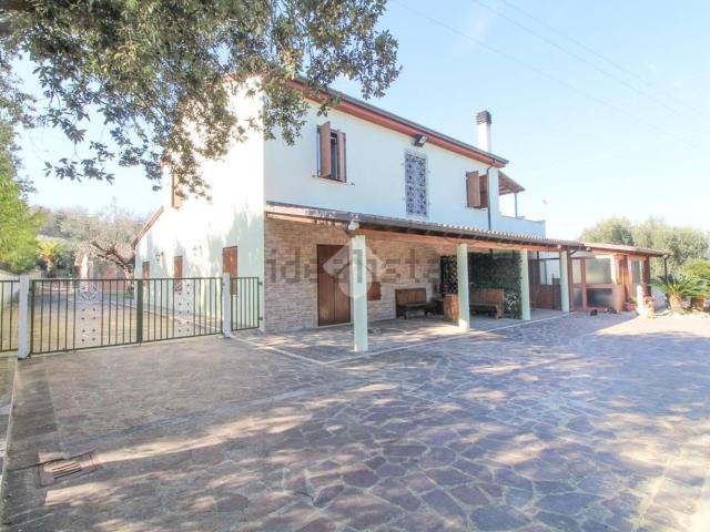 Case e ville in vendita di 500 m² in Contrada Santa Lucia