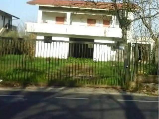 Case e ville in vendita di 500 m² in Località Volla