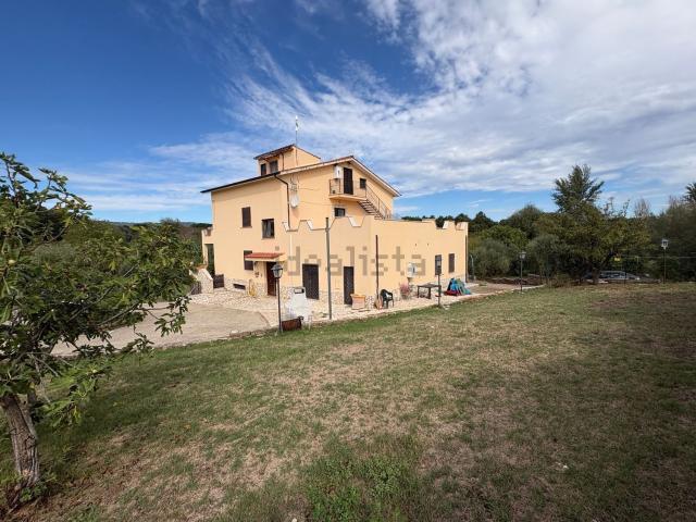 Case e ville in vendita di 500 m² in Località capannelle