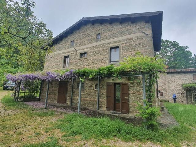 Case e ville in vendita di 500 m² in Località Casa Gamberini