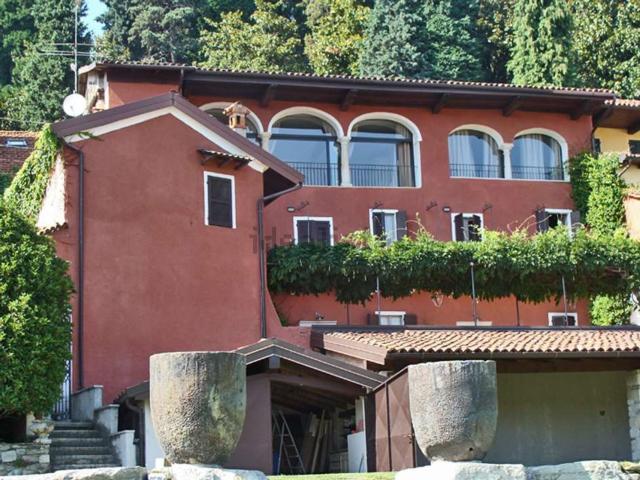 Case e ville in vendita di 500 m² in Piazza Guglielmo Marconi, 1