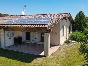 Case e ville in vendita di 500 m² in Strada COMUNALE, 1