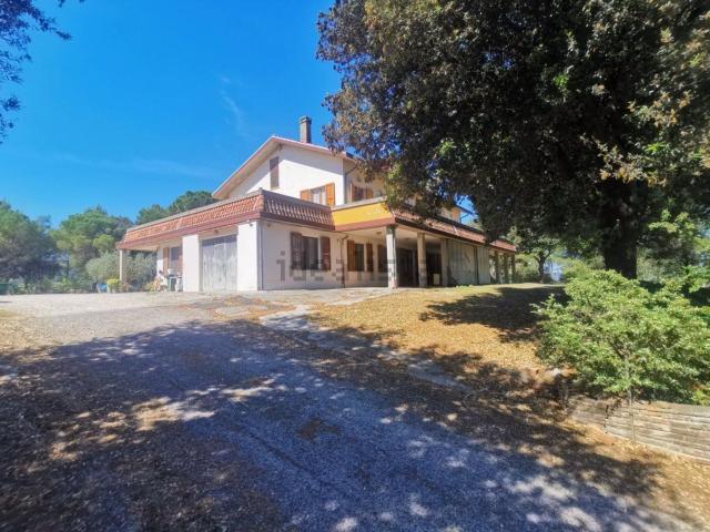 Case e ville in vendita di 500 m² in Strada Micaloro