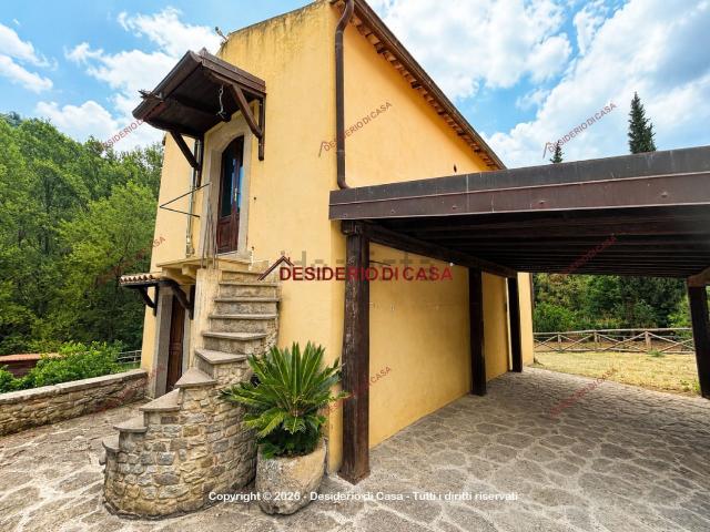 Case e ville in vendita di 500 m² in Strada Provinciale 136