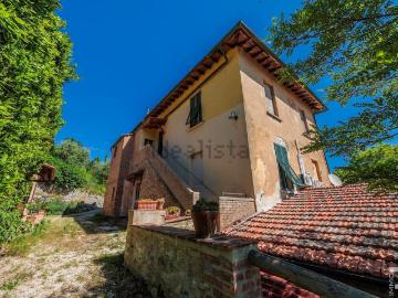 Case e ville in vendita di 500 m² in Strada Provinciale del Monte Volterrano
