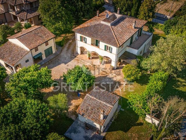 Case e ville in vendita di 501 m² in Via Budino