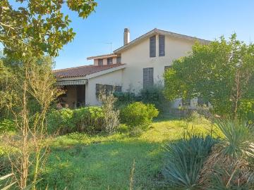 Case e ville in vendita di 501 m² in Via Giosuè Carducci, 1