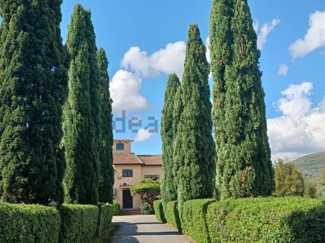 Case e ville in vendita di 501 m² in Piazzale Chiesa Sant&apos Antonio