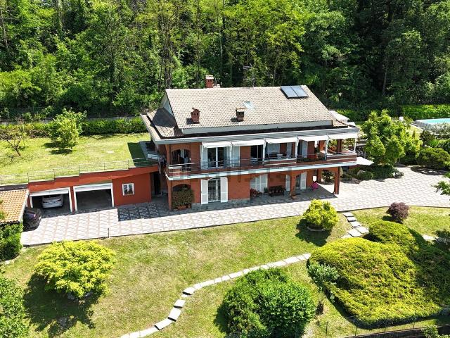 Case e ville in vendita di 501 m² in Strada Bellavista, 28