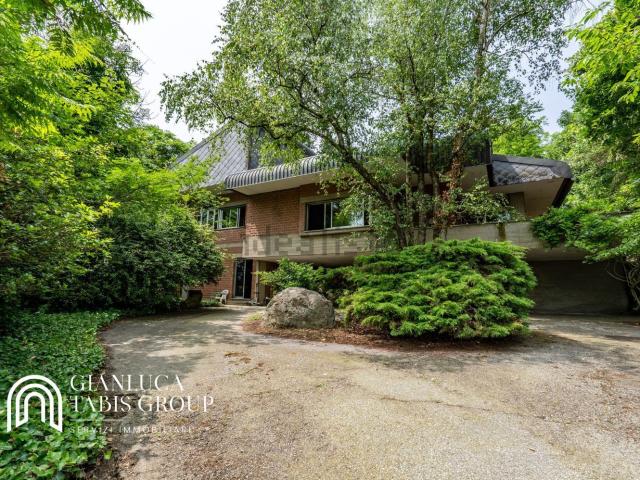 Case e ville in vendita di 501 m² in Strada della Valle dei Pomi, 22