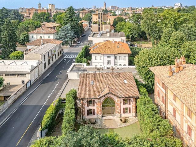 Case e ville in vendita di 550 m² in Via Gaetano Annoni, 37