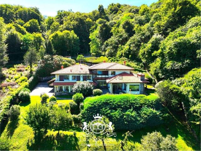 Case e ville in vendita di 502 m² in Via per Stresa, 44