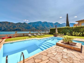 Case e ville in vendita di 505 m²