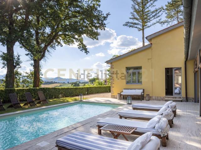Case e ville in vendita di 507 m² in Via delle Scuole, 2