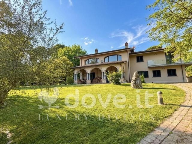 Case e ville in vendita di 507 m² in Località Campigliano, 2