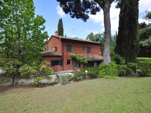 Case e ville in vendita di 508 m²