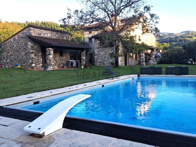 Case e ville in vendita di 508 m²