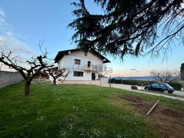 Case e ville in vendita di 508 m² in Via Saline, 40
