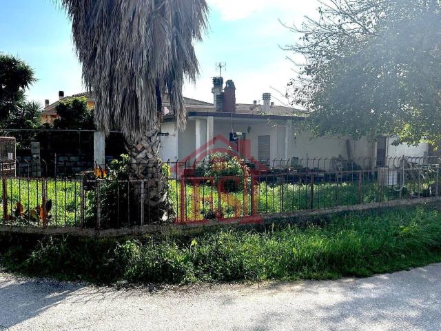 Case e ville in vendita di 50 m² in Via Ficana