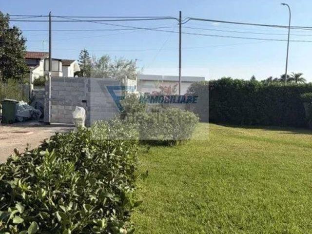 Case e ville in vendita di 50 m² in Via Isole della Sonda