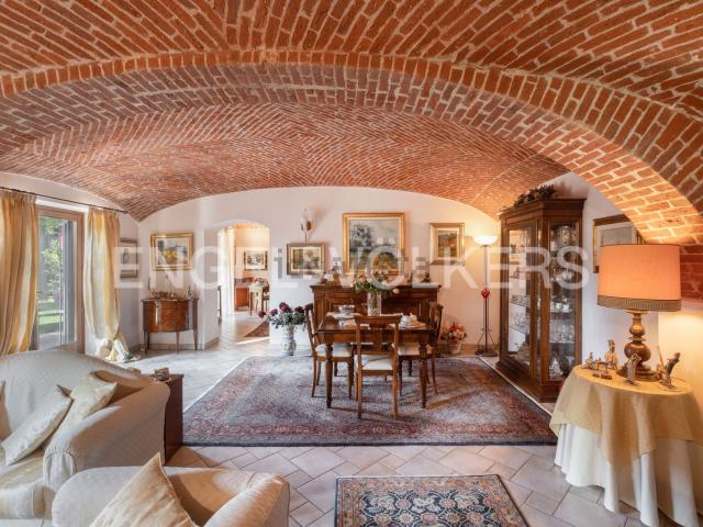 Case e ville in vendita di 510 m² in Via Canton Clare